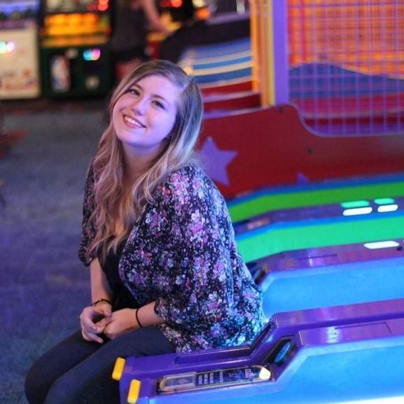 Meet your Posher, Katie - Picture 1 of 1